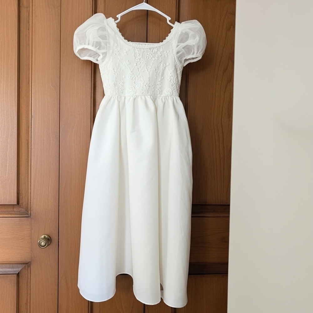 Elegant First Communion Flower Girl White A Linne Girls Party Gown  Size 8yrs